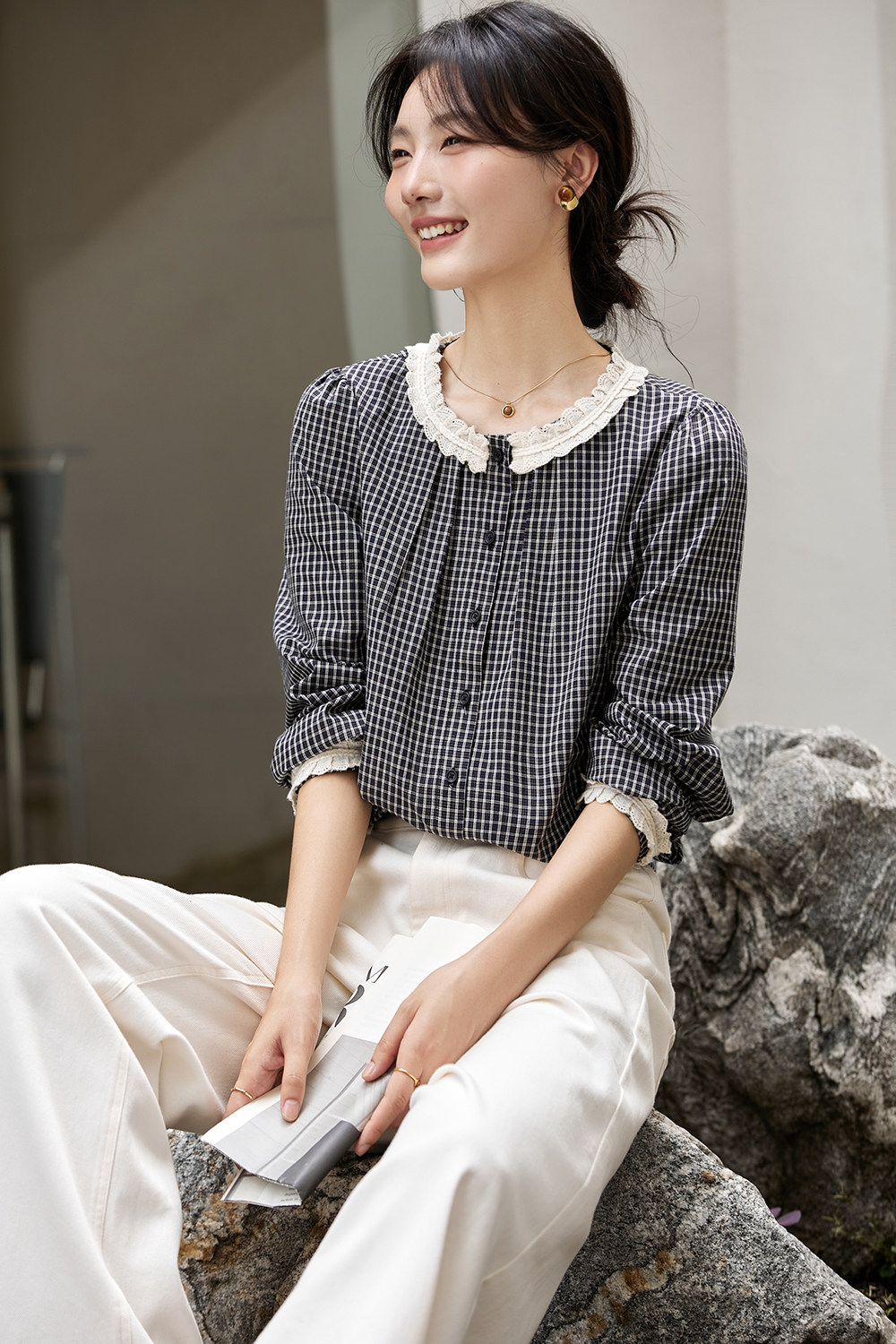 Black-Apricot Checkered Lace Trim Round Neck Puff Long Sleeve Blouse-VIMLYSTORE