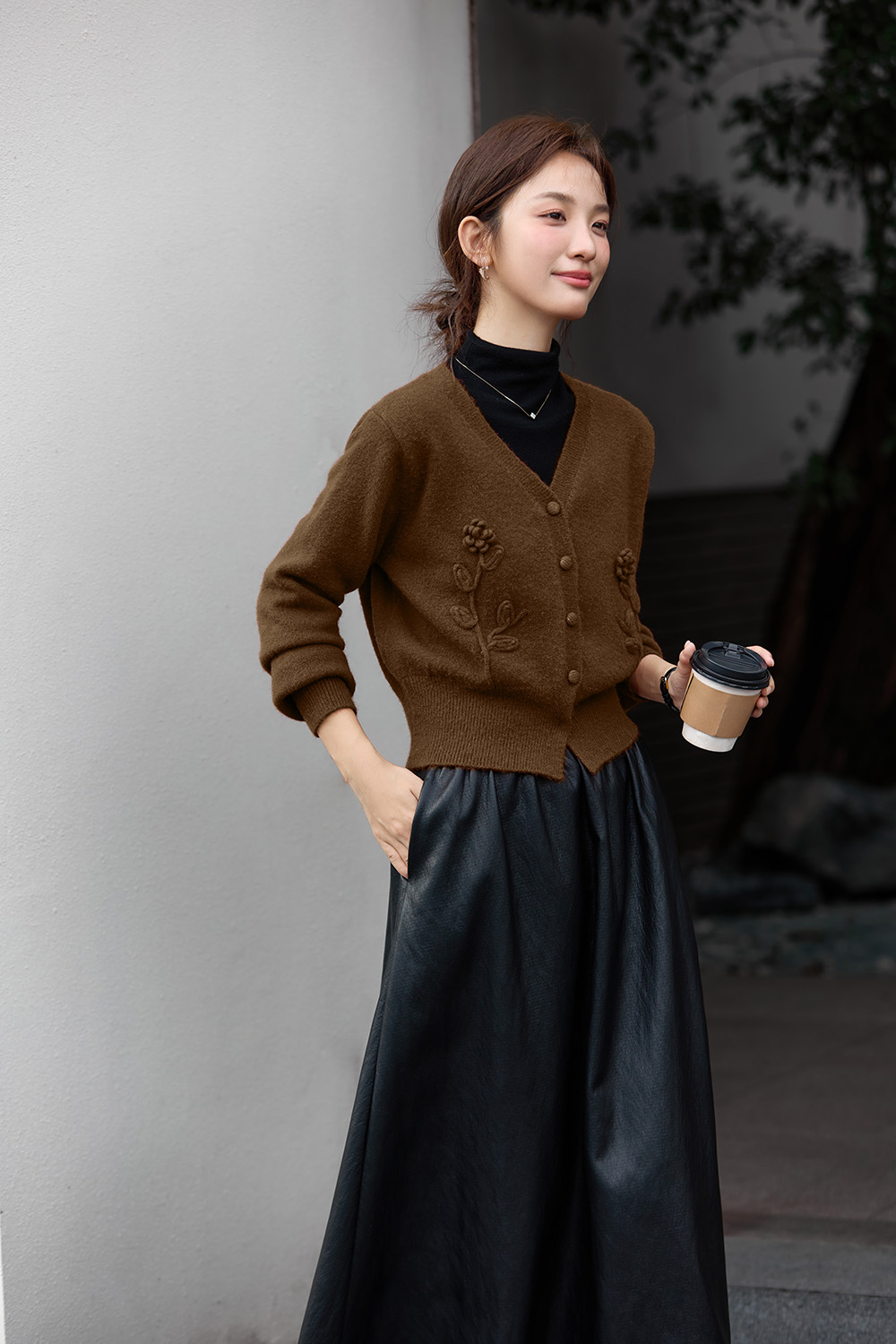 Red 3D Floral V-Neck Knit Cardigan-VIMLYSTORE