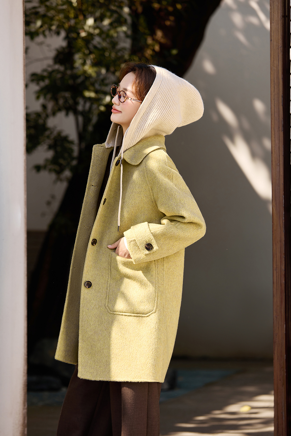 Contrast hooded wool coat