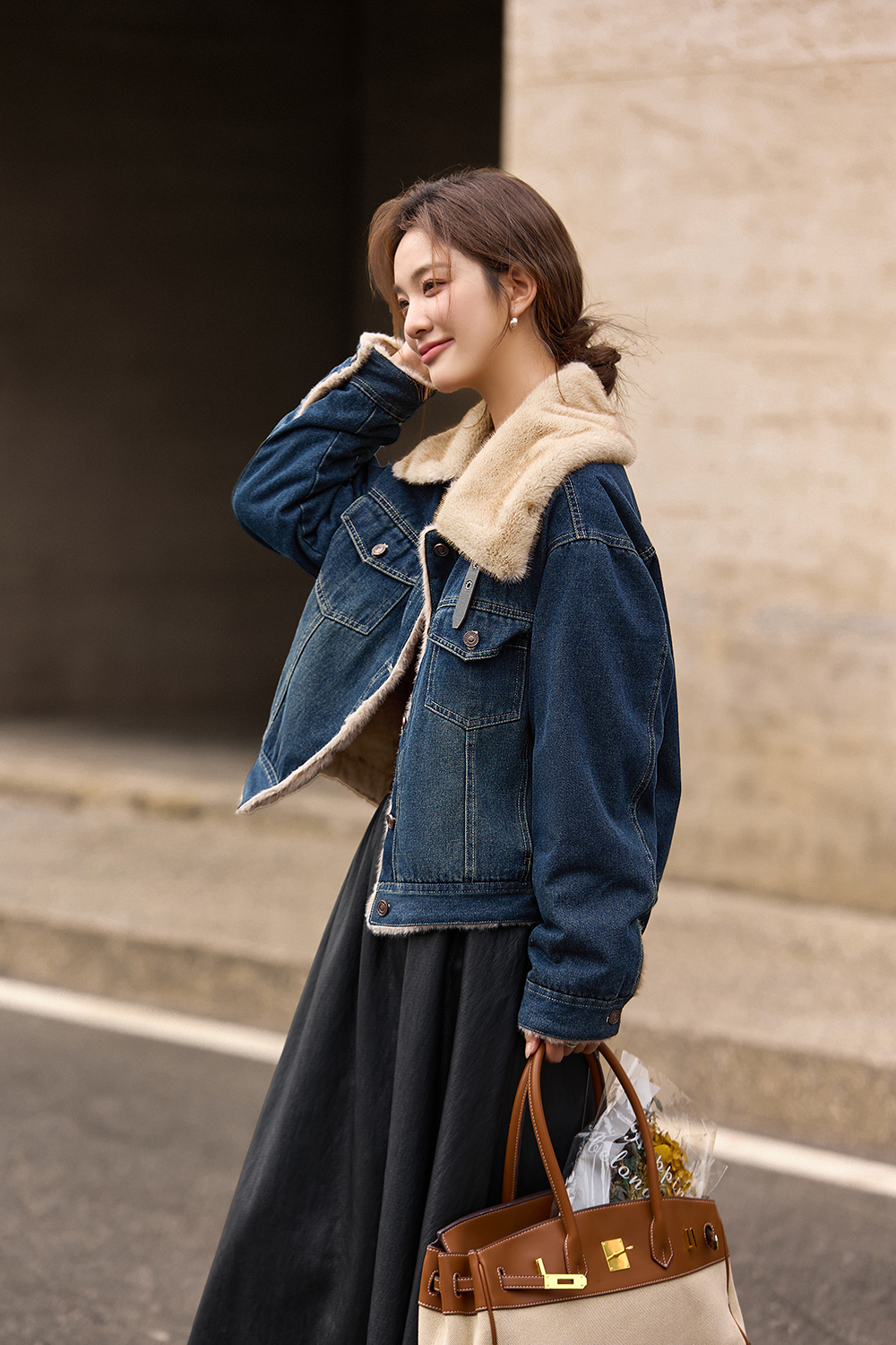 Retro turn - down collar fur - collared denim jacket
