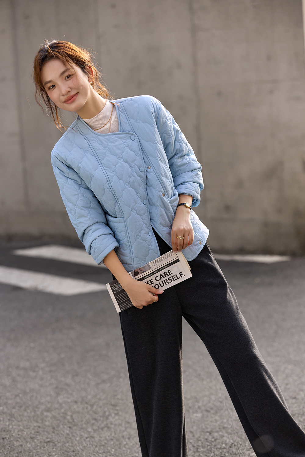 Blue crew neck short cotton-padded jacket