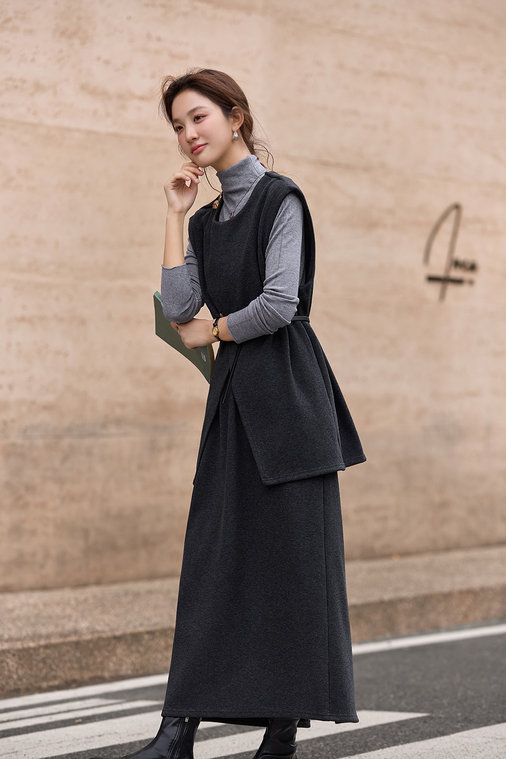 Grey waist-cinching elegant three-piece set