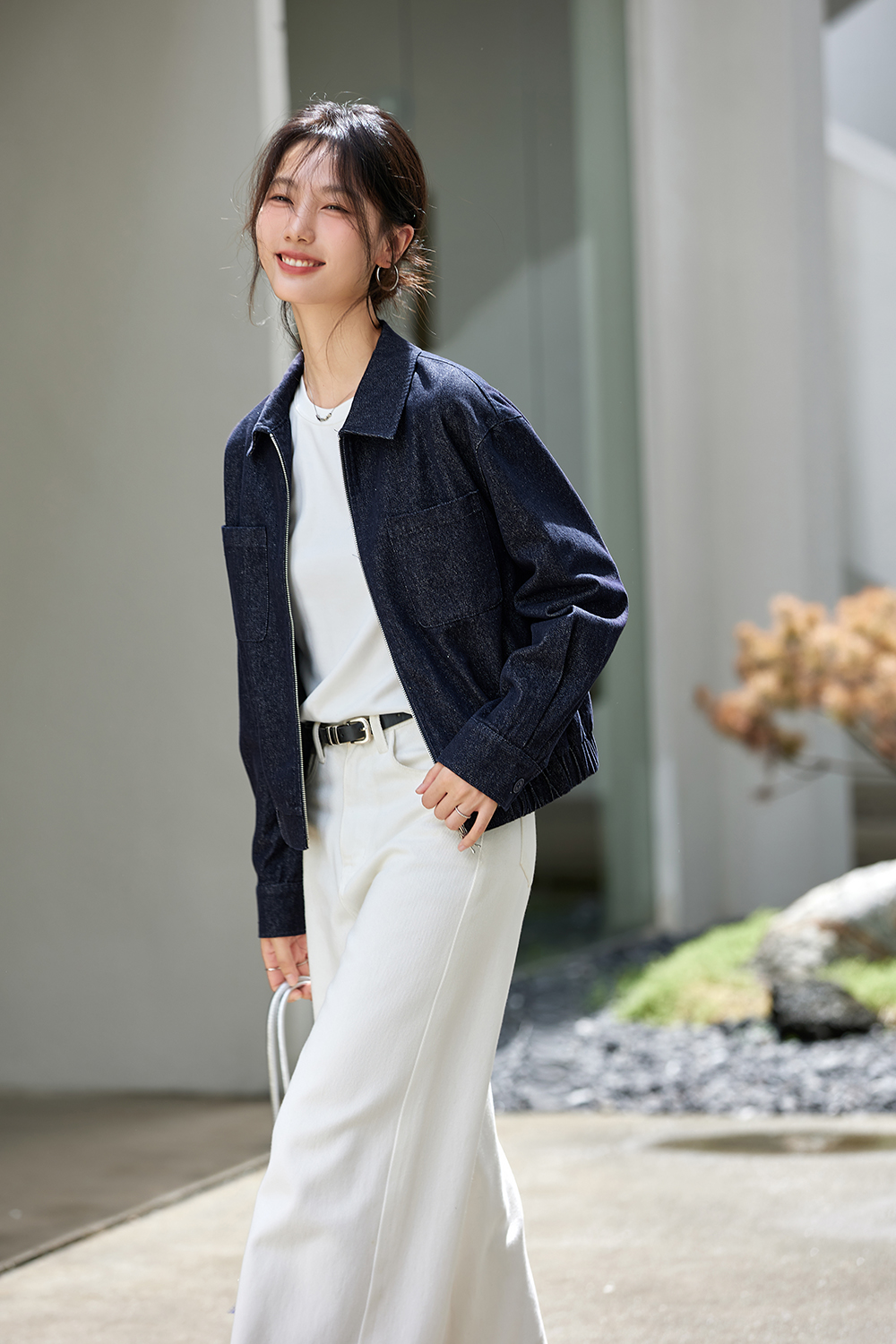 Washed Denim Jacket with Youthful Straight Cut-VIMLYSTORE