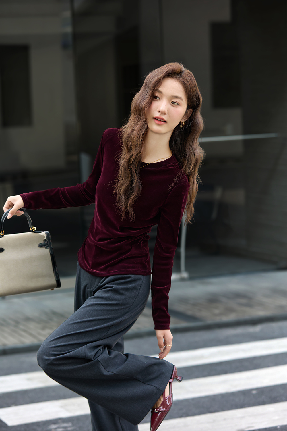 Round Neck Velvet Slim-Fit Slimming Knit T-Shirt-VIMLYSTORE