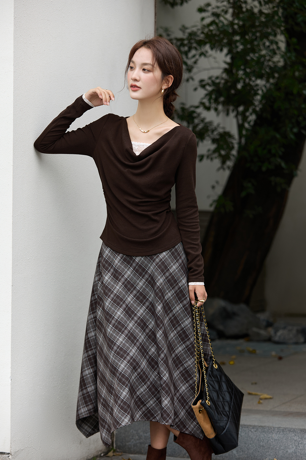 Brown Lace Draped Collar Knitted T-Shirt