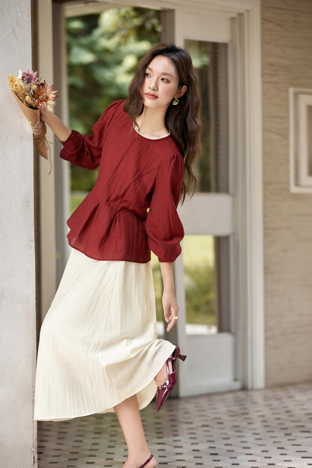 Elegant Crewneck Top & Waist-Defining Skirt Set-VIMLYSTORE
