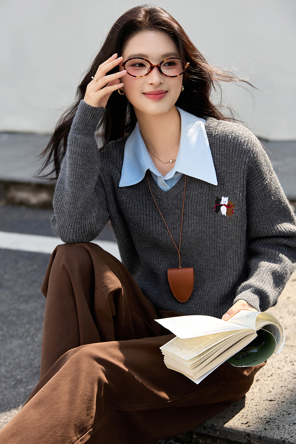 Oversized Wool-Blend Sweater with Animal Motif-VIMLYSTORE