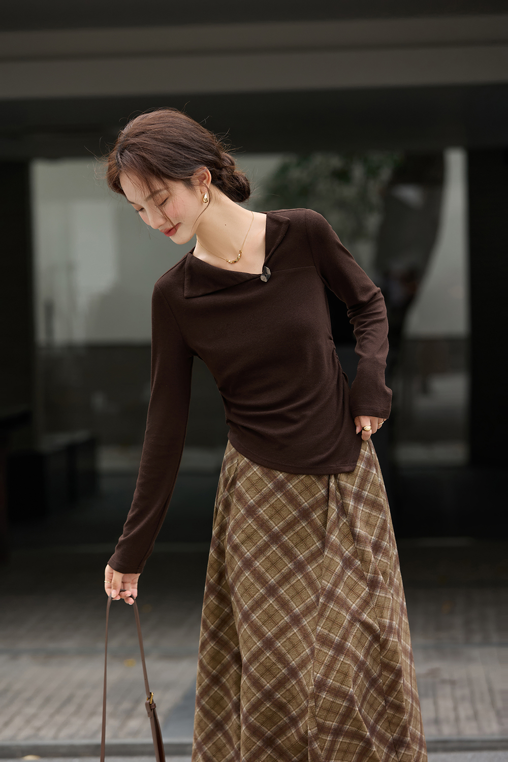 Asymmetric Notched Collar Fitted Top-VIMLYSTORE