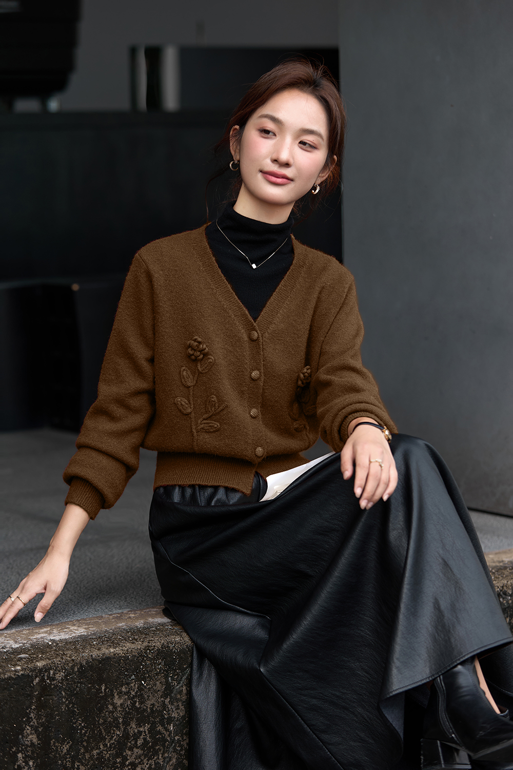 Red 3D Floral V-Neck Knit Cardigan-VIMLYSTORE