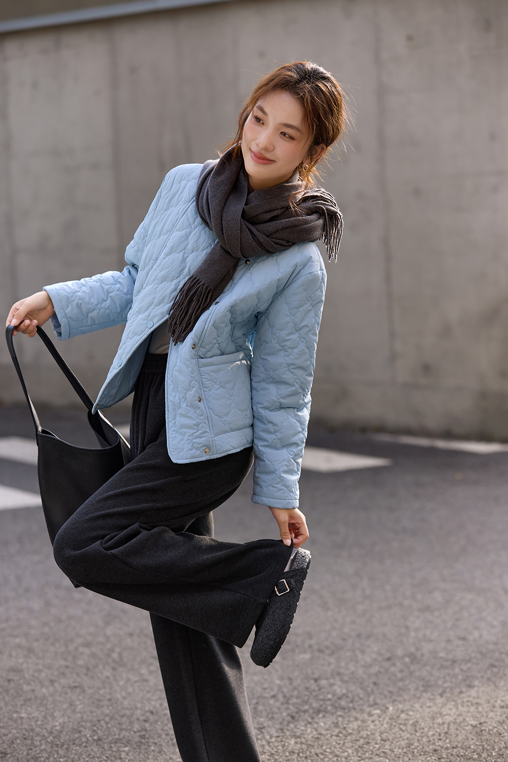 Blue crew neck short cotton-padded jacket