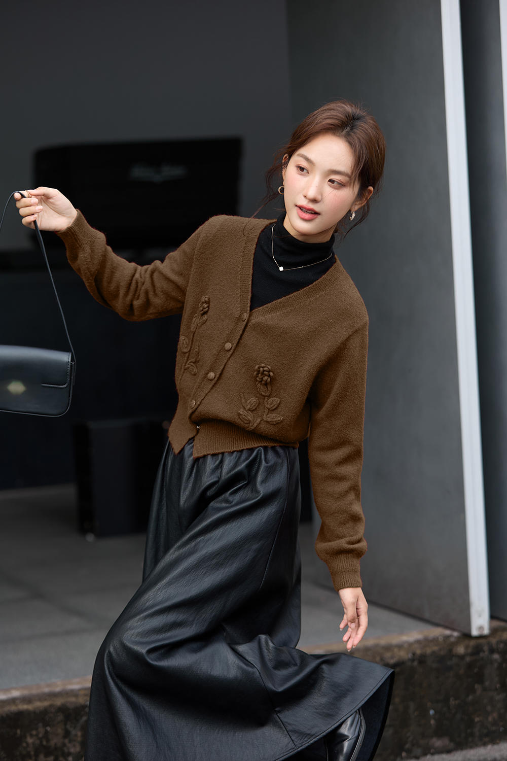 Red 3D Floral V-Neck Knit Cardigan-VIMLYSTORE