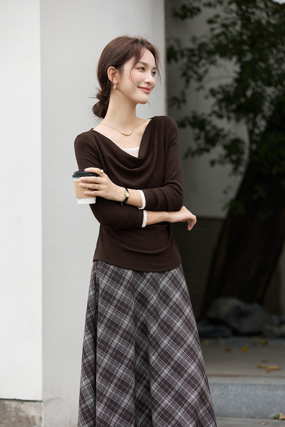 Brown Lace Draped Collar Knitted T-Shirt