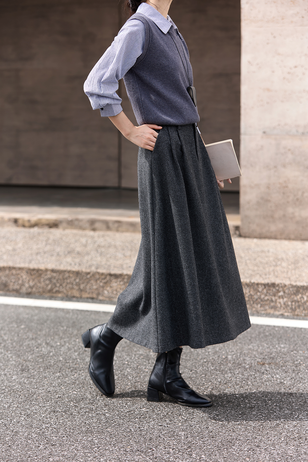 Flecked Gray Woolen Midi Skirt