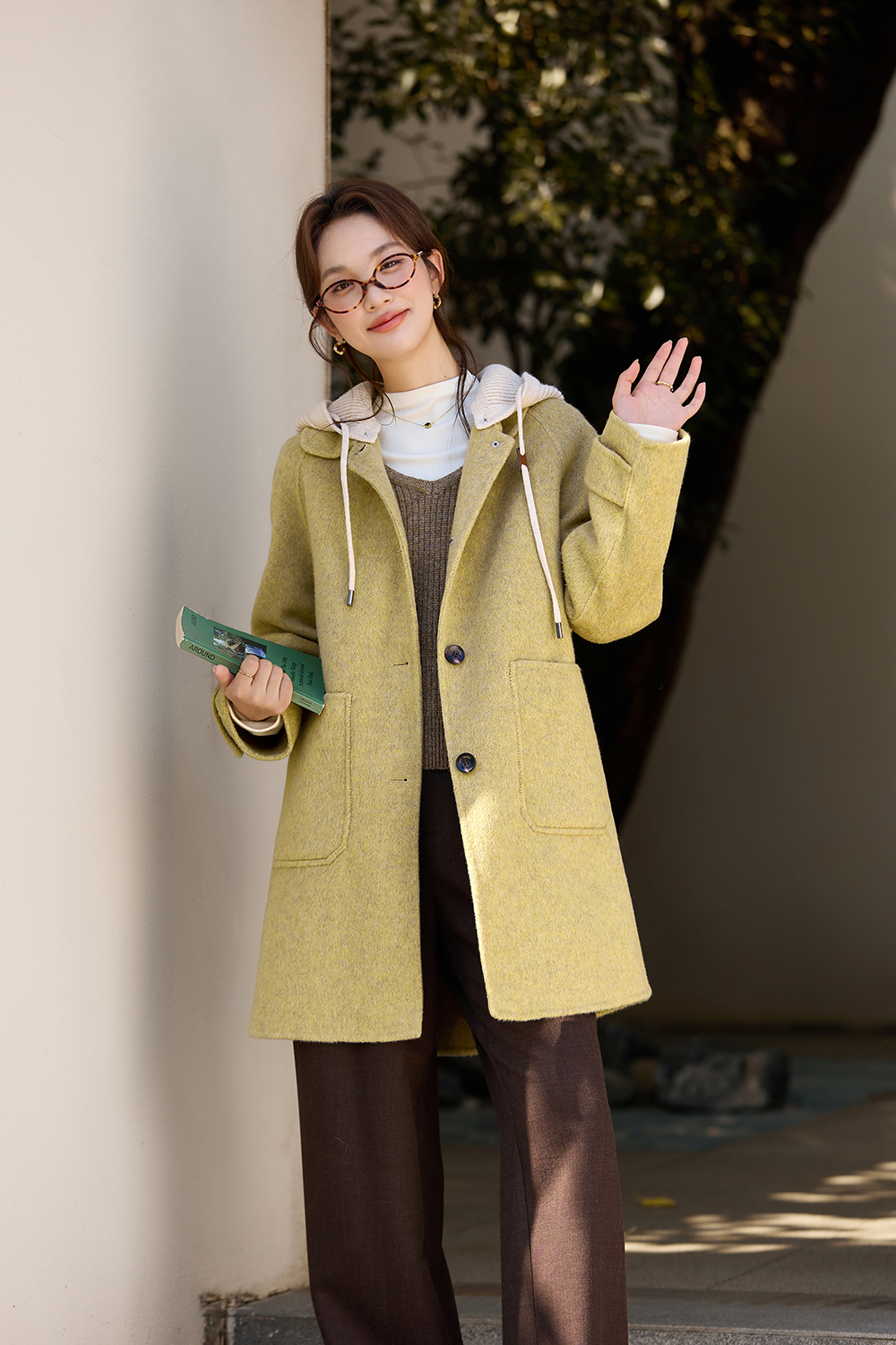 Contrast hooded wool coat