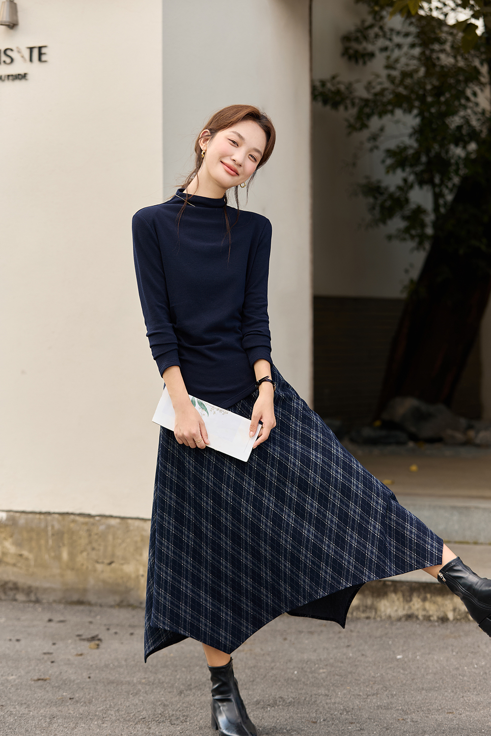 Navy blue commuting suit dress for women