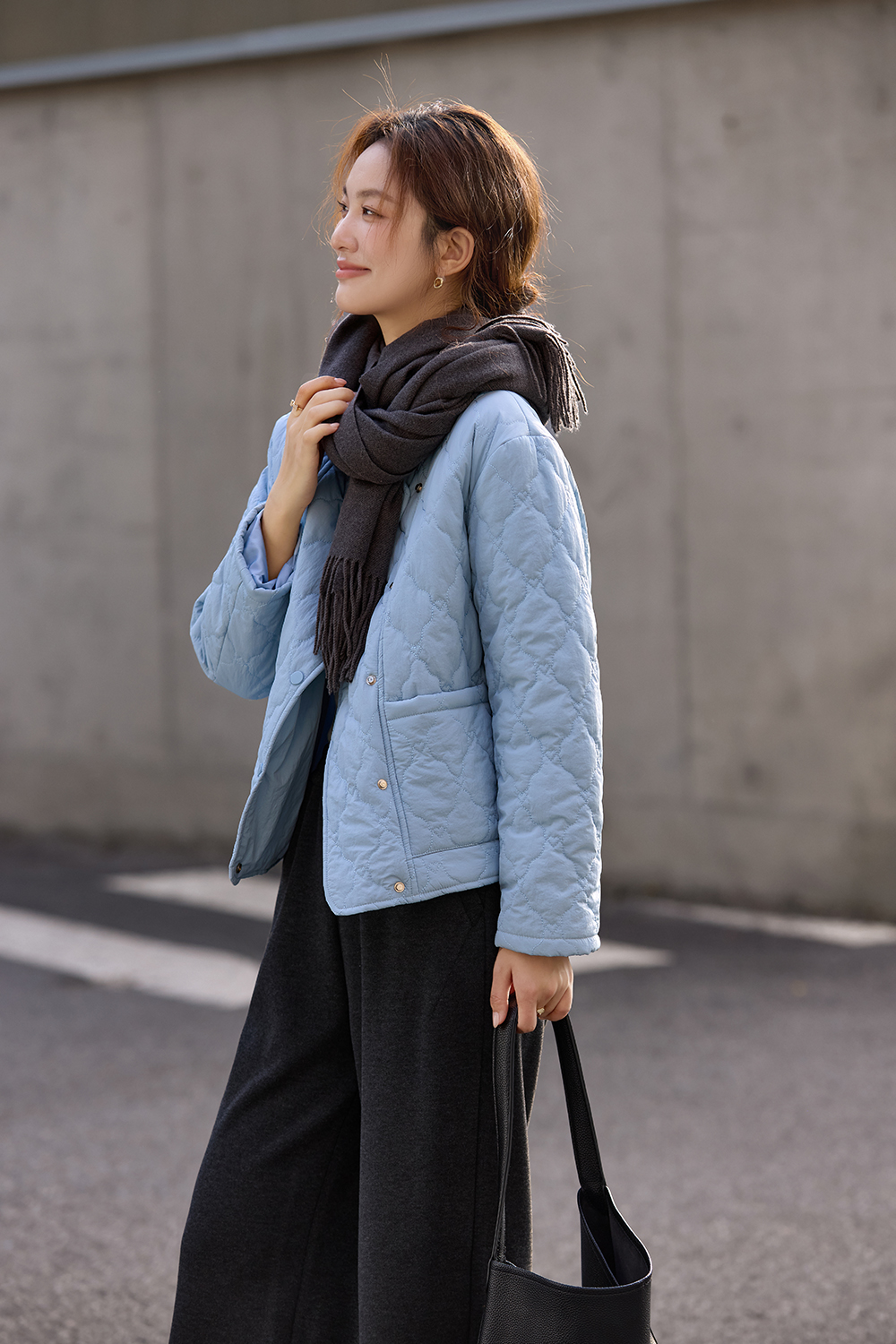 Blue crew neck short cotton-padded jacket