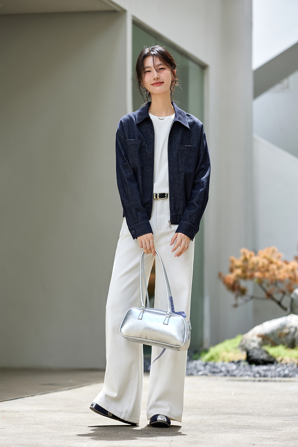 Washed Denim Jacket with Youthful Straight Cut-VIMLYSTORE