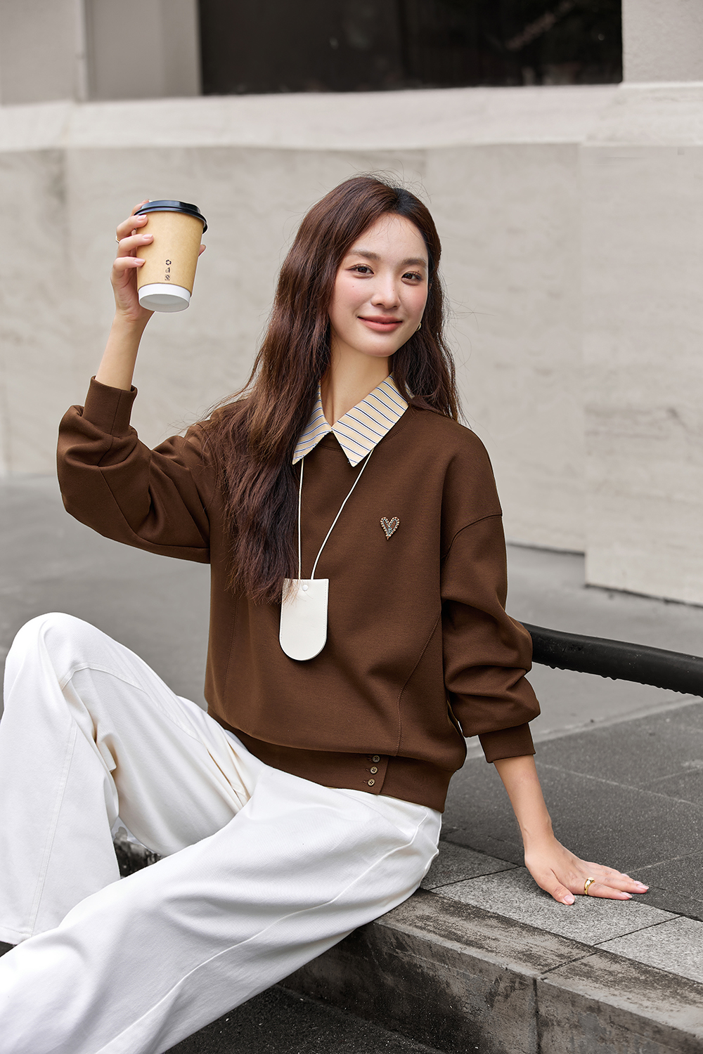 Cropped Crewneck Sweatshirt with Heart Motif-VIMLYSTORE