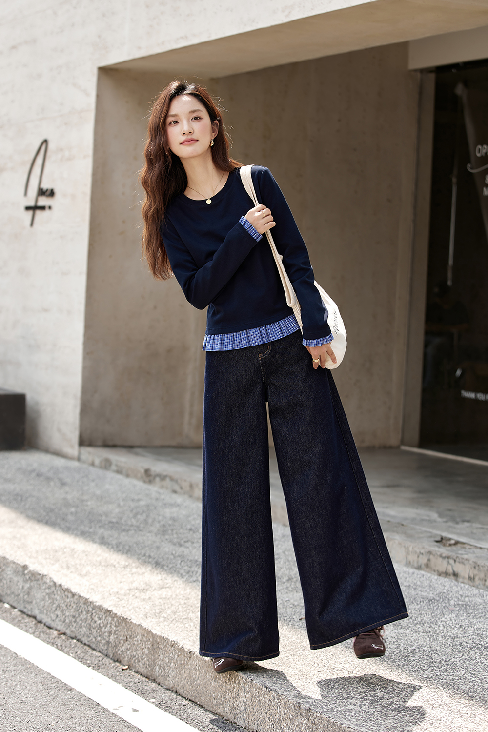 Plaid Patchwork Round Neck T-Shirt-VIMLYSTORE