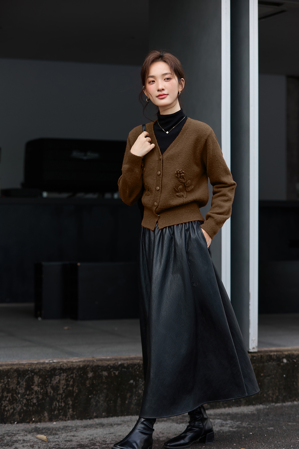 Red 3D Floral V-Neck Knit Cardigan-VIMLYSTORE