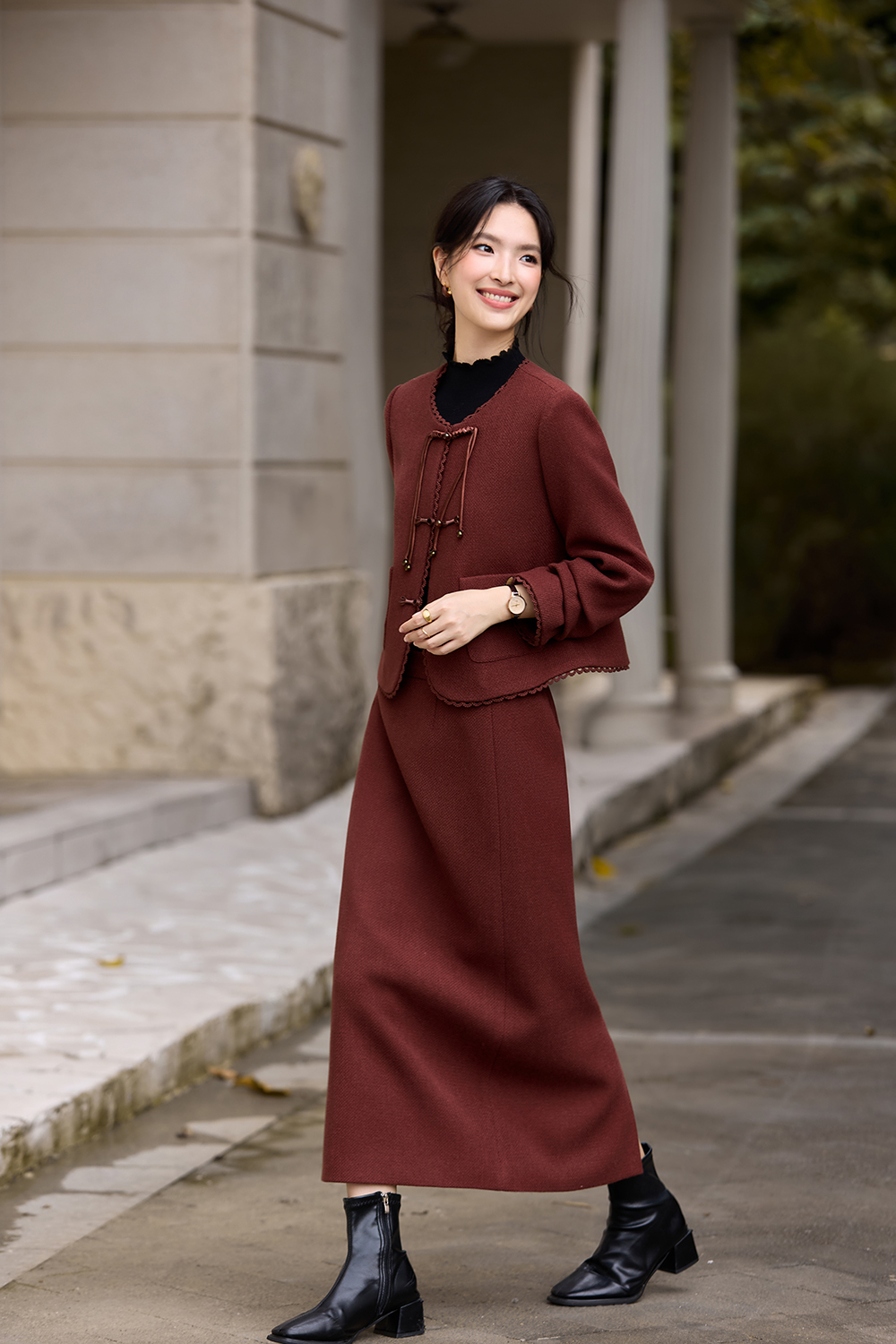 Red Crewneck Lace-Trimmed Set