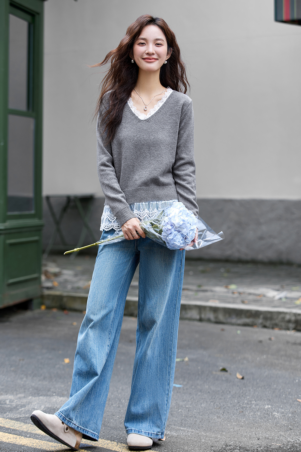 Lace-Trimmed V-Neck Knit Top-VIMLYSTORE