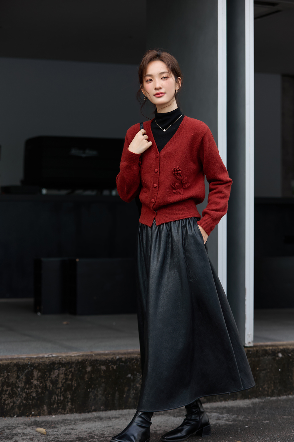 Red 3D Floral V-Neck Knit Cardigan-VIMLYSTORE