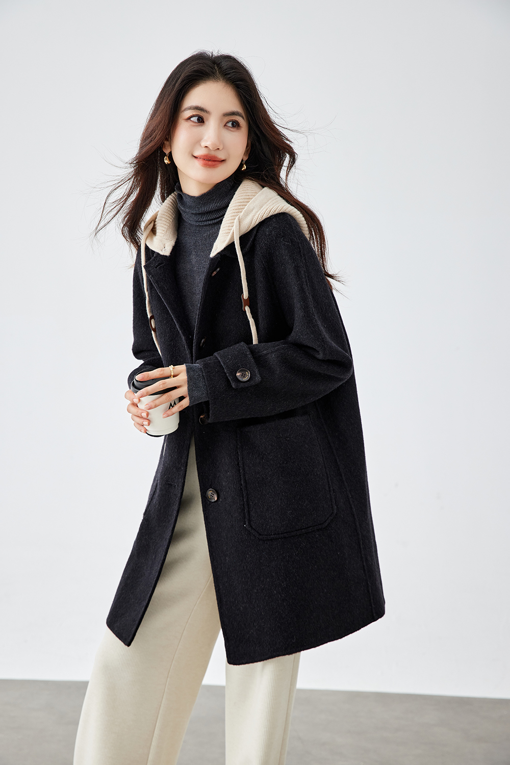 Contrast hooded wool coat