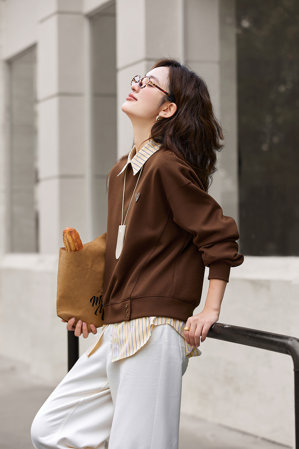 Cropped Crewneck Sweatshirt with Heart Motif-VIMLYSTORE