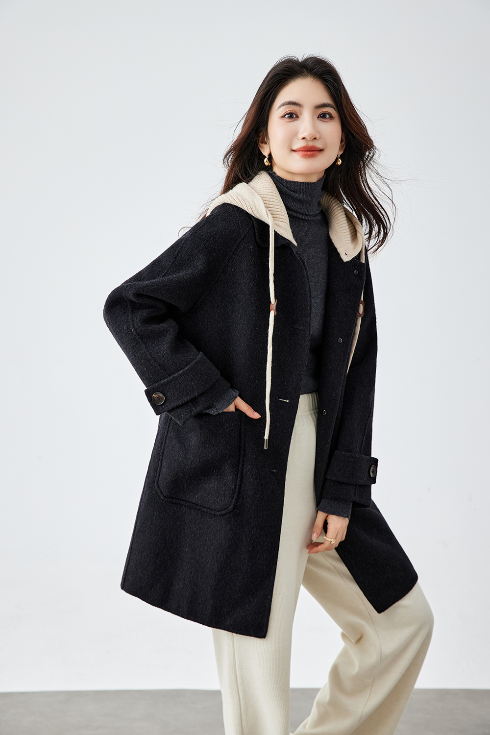 Contrast hooded wool coat
