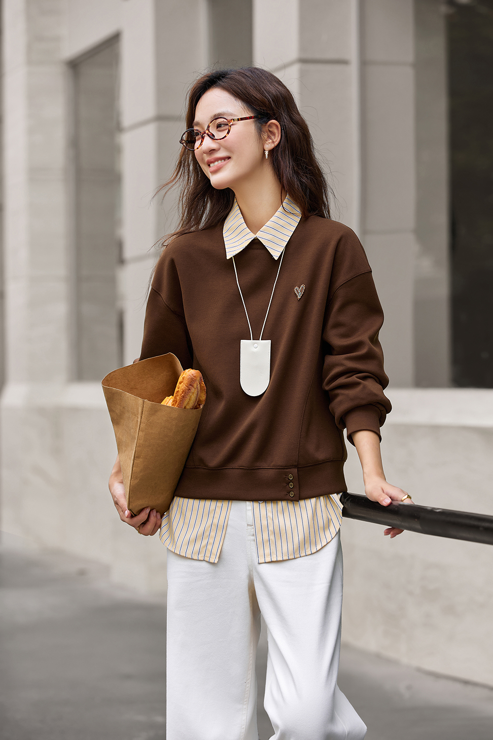 Cropped Crewneck Sweatshirt with Heart Motif-VIMLYSTORE