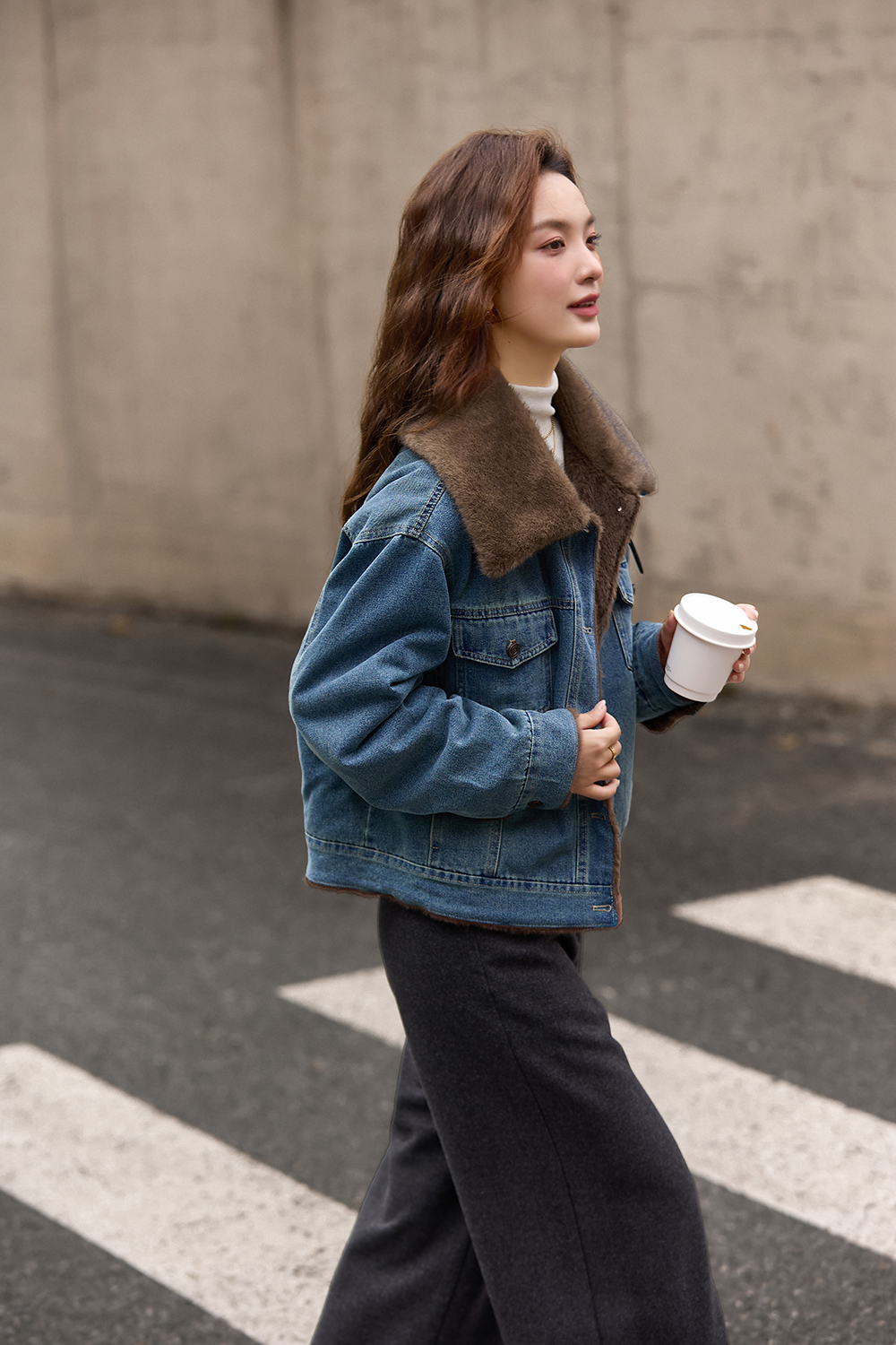 Retro turn - down collar fur - collared denim jacket