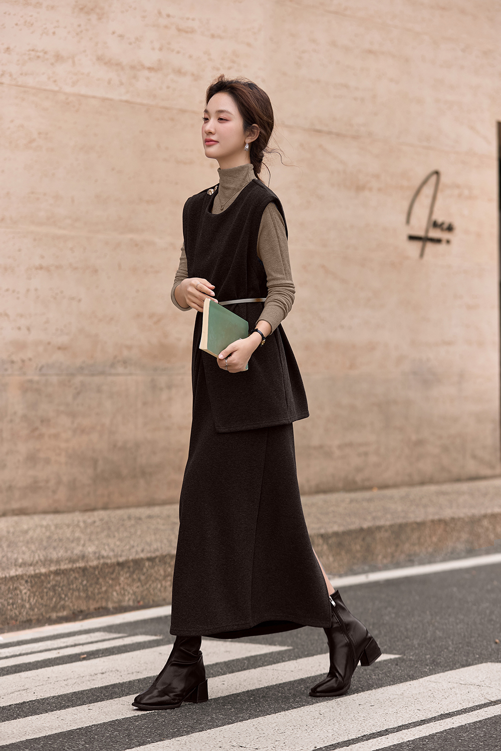 Grey waist-cinching elegant three-piece set