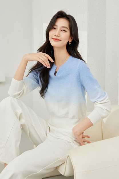 Crew Neck Gradient Knitted Sweater