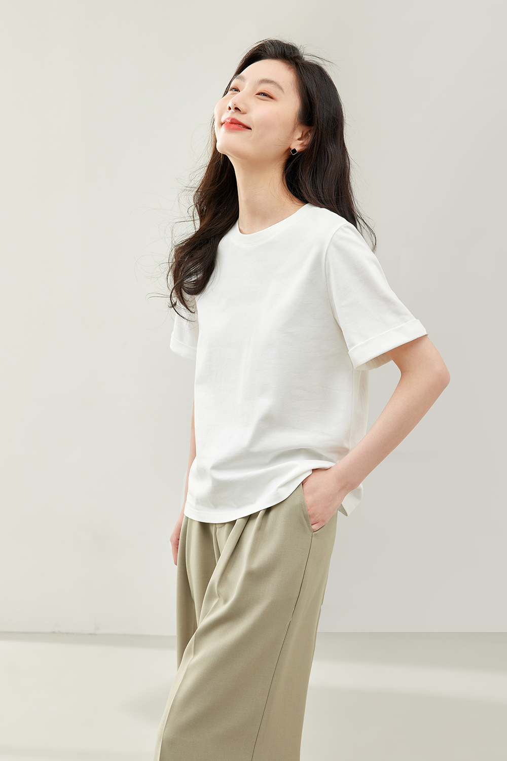 Simple Commuter Round Neck T-Shirt
