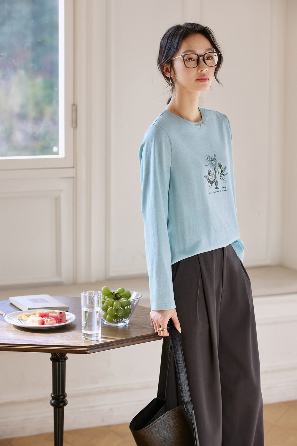 Relaxed Fit Long-Sleeve Tee with Cherub Print-VIMLYSTORE