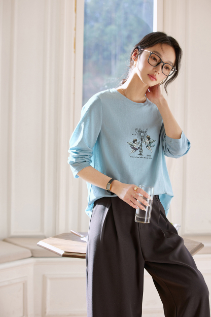 Relaxed Fit Long-Sleeve Tee with Cherub Print-VIMLYSTORE