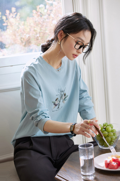 Relaxed Fit Long-Sleeve Tee with Cherub Print-VIMLYSTORE