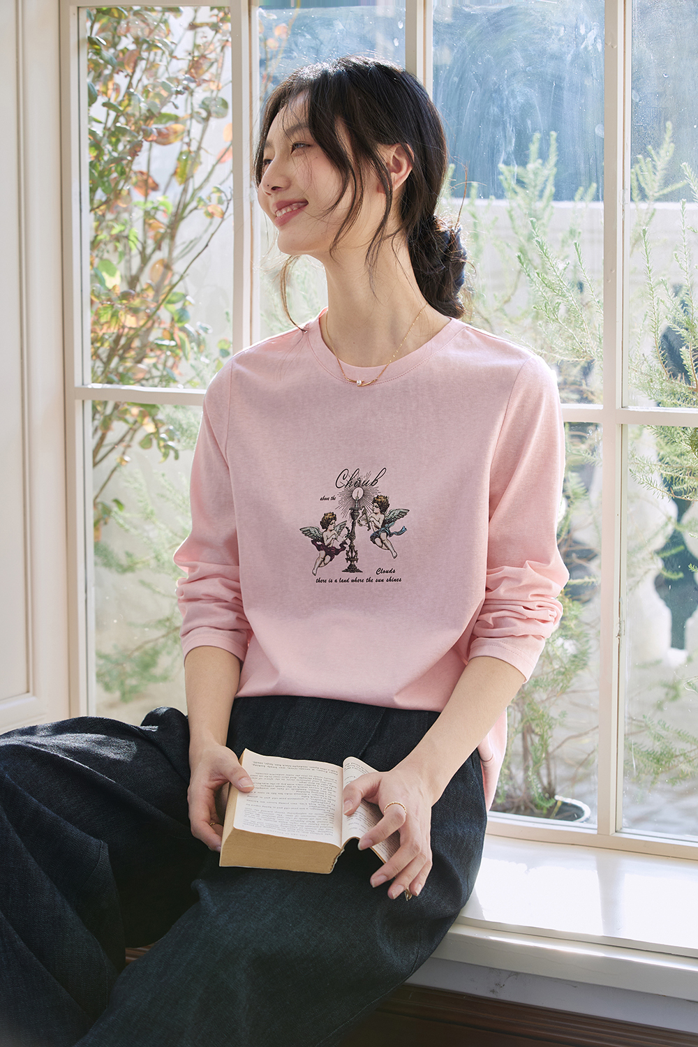 Relaxed Fit Long-Sleeve Tee with Cherub Print-VIMLYSTORE