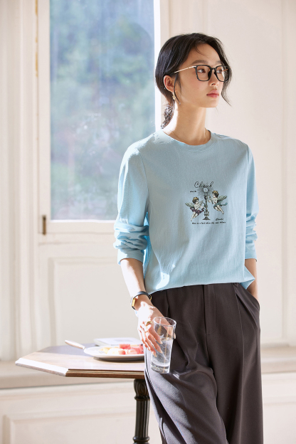 Relaxed Fit Long-Sleeve Tee with Cherub Print-VIMLYSTORE