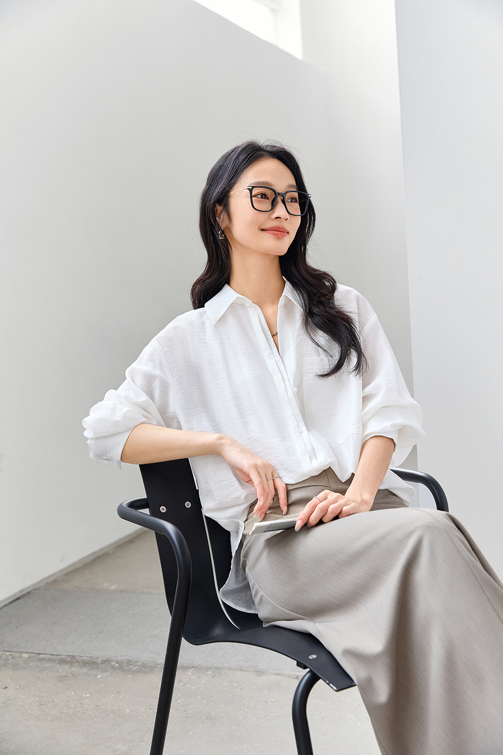 Luxe White Long-Sleeve Shirt with Youthful Silhouette-VIMLYSTORE