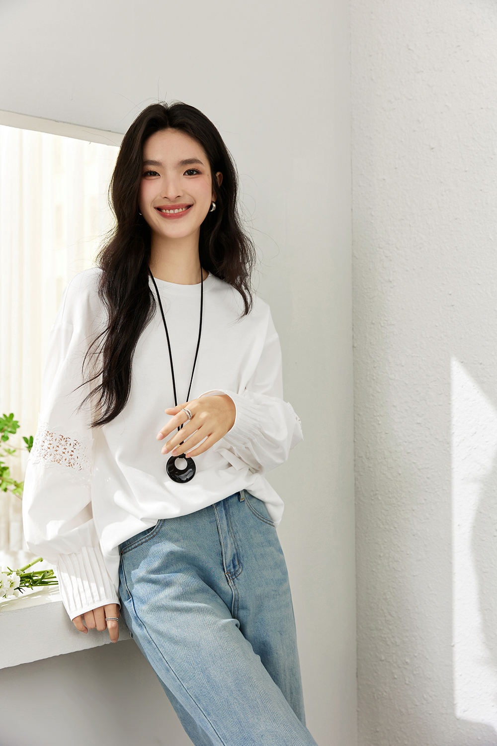 Lace-Trimmed Cut-Out Panel Slimming Crewneck Tee-VIMLYSTORE