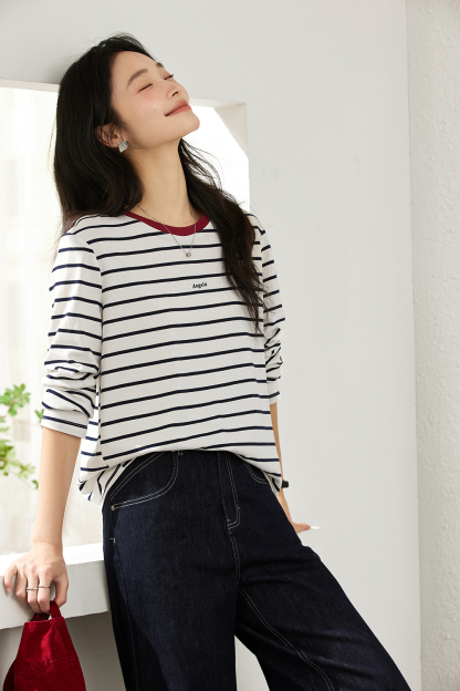 Slim-Fit Contrast Sleeve Tee with Embroidered Lettering-VIMLYSTORE