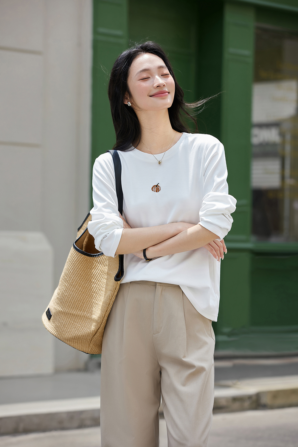 Pumpkin-Embroidered Layering Crewneck-VIMLYSTORE