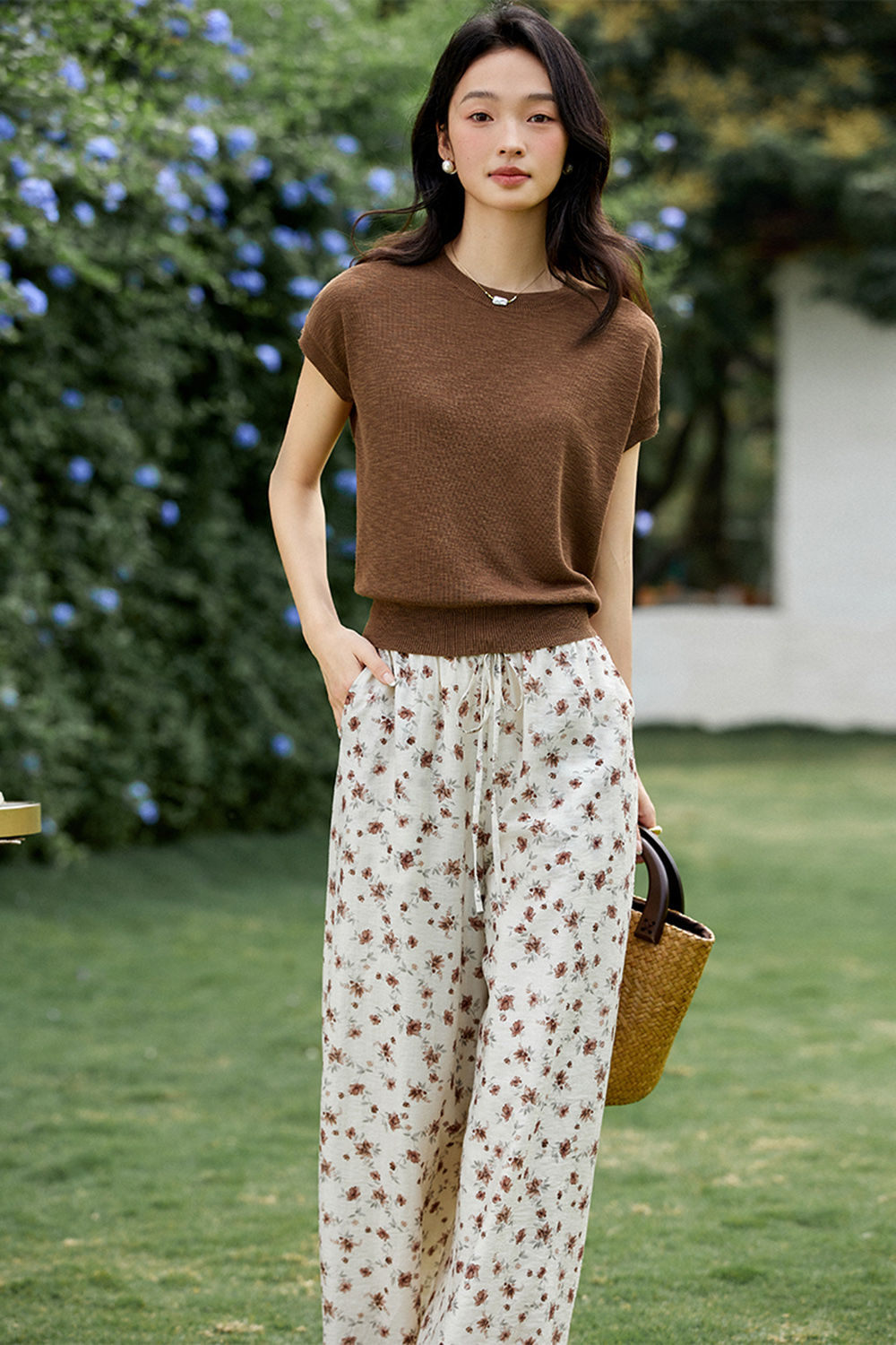 Mallard Lazy Style Round-Neck Knit with Floral Wide-Leg Pants Set