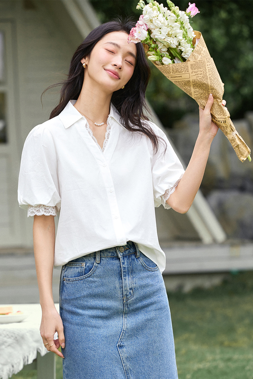Elegant V-Neck Short-Sleeve Lace Insert Puff Sleeve Blouse