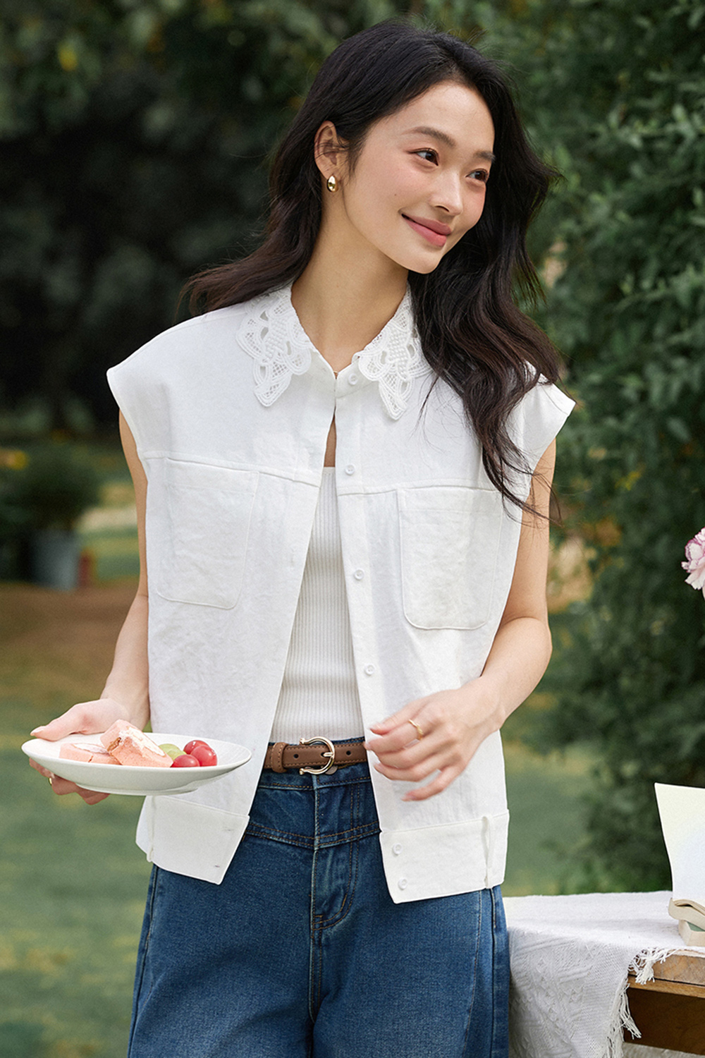 Fashion Casual Lace Trim Notched Collar Sleeveless Vest