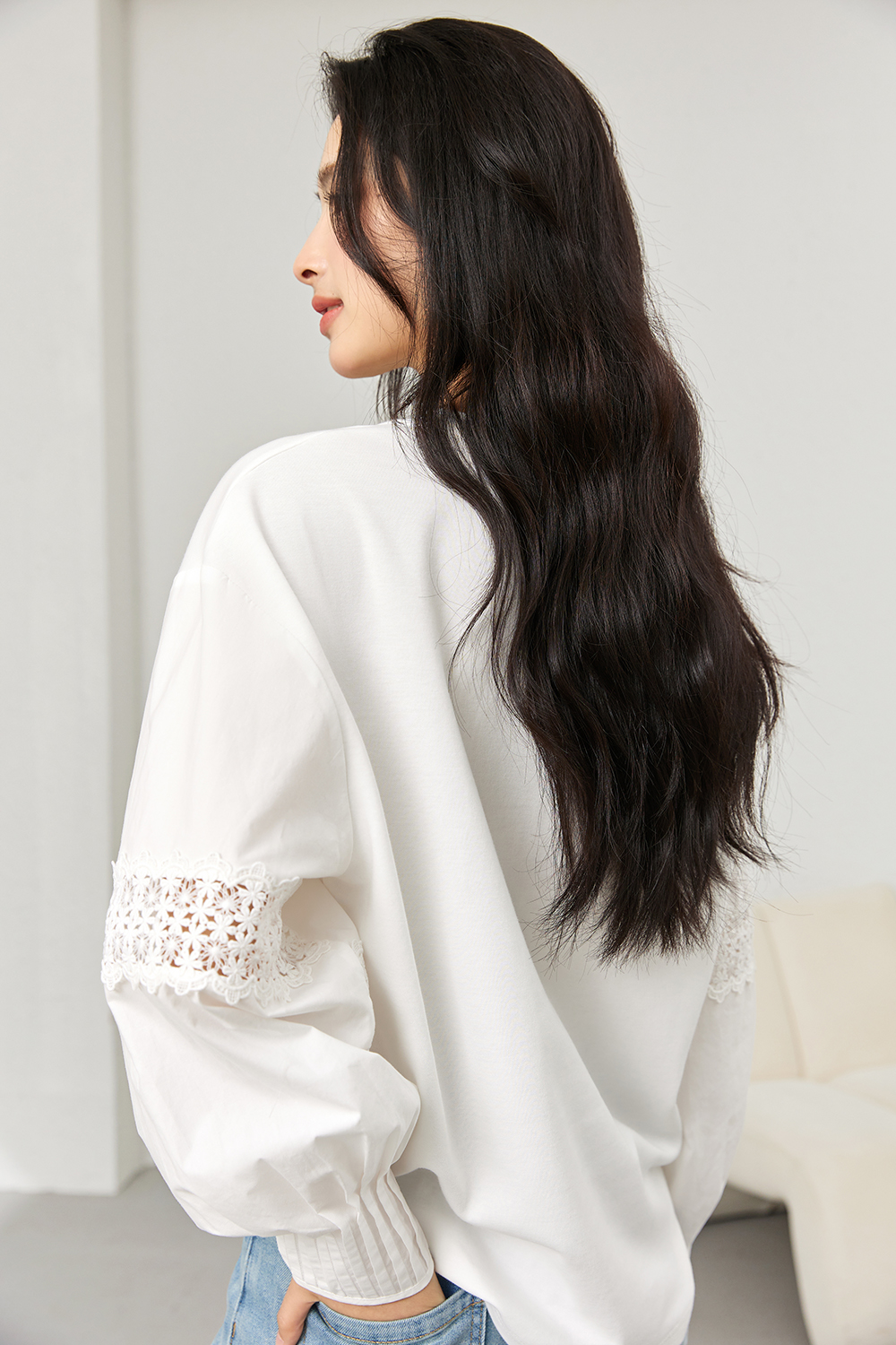 Lace-Trimmed Cut-Out Panel Slimming Crewneck Tee-VIMLYSTORE