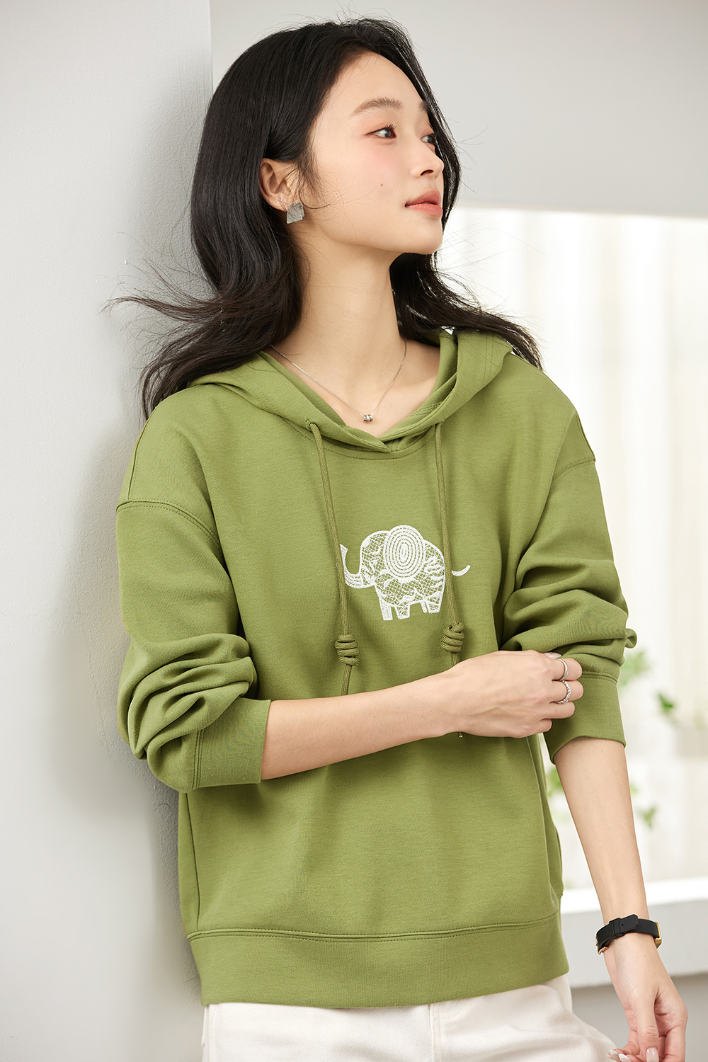 Elephant Embroidered Casual Pullover Hoodie-VIMLYSTORE