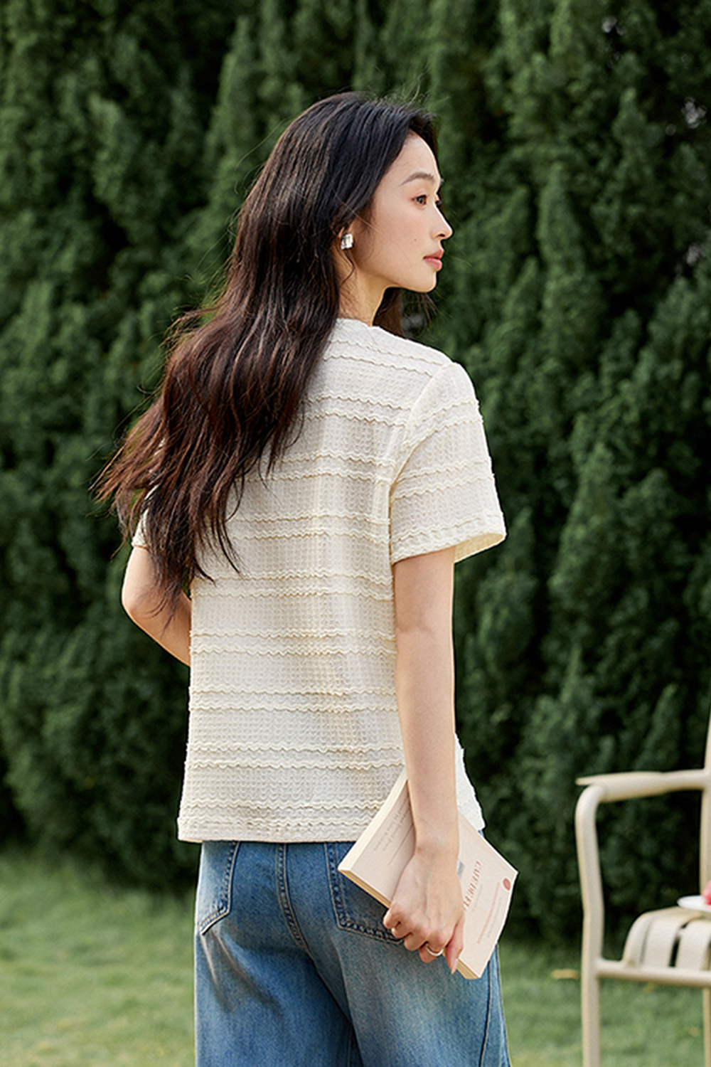Minimalist Round Neck T-shirt with Paneled Loose Top-VIMLYSTORE